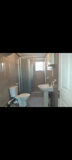 Overport, Off Crescent St: 2 beds, 1 Bathroom, R7000.00 rent, Ph: 0618239854