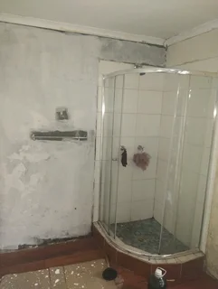 Bachelor Room available