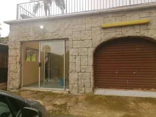 2 bedroom flat 4 rent in escombe queensburgh