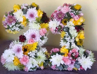 Florist in Cape Town - Daily fresh flower deliveries to all suburbs, flower relay service world wide