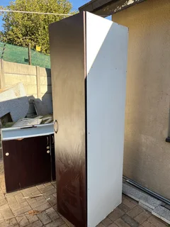 Kitchen cupboards pre-loved R250-R500