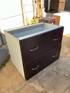 Kitchen cupboards pre-loved R250-R500
