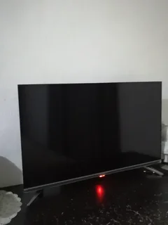 Skyworth Android 32inch TV with remote