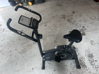 Everlast (Ryder) Cycling Machine. R2500 Negotiable.