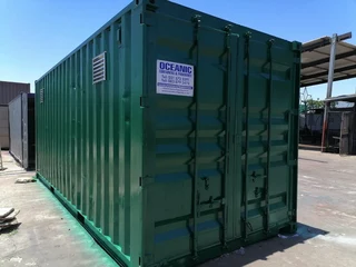 6m & 12m Shipping Containers And Parkhomes For Sale