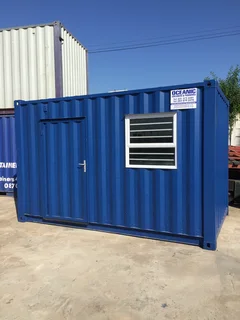 6m &amp; 12m Shipping Containers and Parkhomes for sale