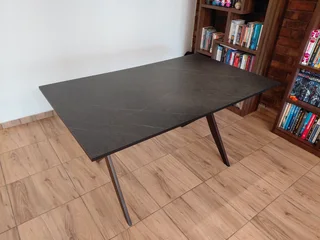 4 - 6 seater dining table.