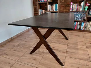 4 - 6 seater dining table.