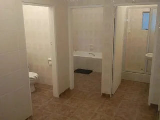 Lovely small room,Broadway Durban North house.Suitable for a younger female student/ working in area