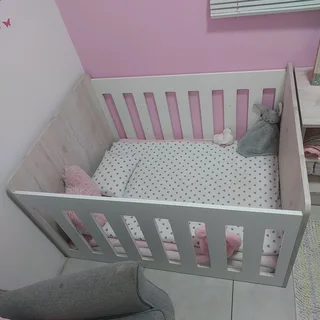 Baby cot for sale