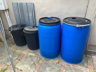 8kg and 9.5kg water jeyes for sale