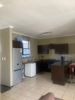 Spacious Apartment Share located in a convenient location available