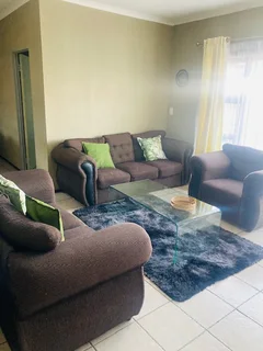 Spacious Apartment Share located in a convenient location available