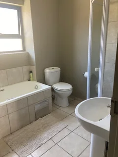 Spacious Apartment Share located in a convenient location available