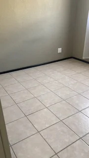 Spacious Apartment Share Available in a Convenient Location