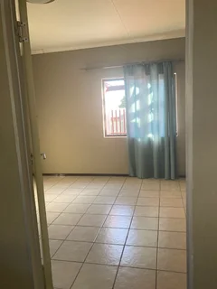 Room Available to Rent in  a Furnished Spacious Apartment