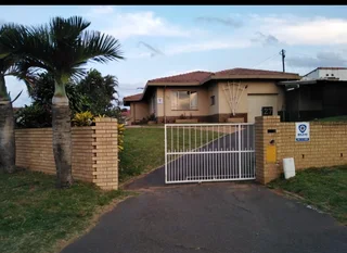 Bluff, Oceanview area, beautiful family home close to LT King pool with huge grounds and DIA LUG