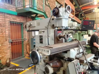 Stanko Import toolroom  milling machine - DRO - Vice - Dividing  head