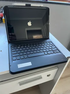 iPad 9th Gen (64GB) bundle