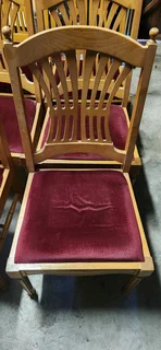 Extendable oak dining table and 6 chairs