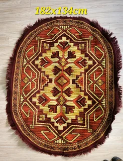 Carpet 182x134cm.Collect in Table View