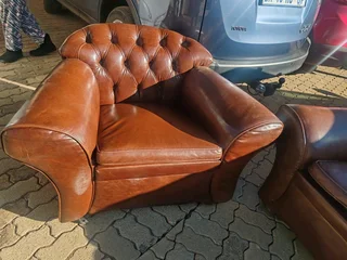 Genuine Chesterfield couches 3&#43;1,in perfect condition