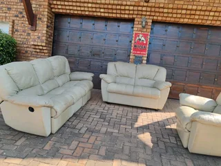 Genuine leather recliners (3.2&amp;1) 3 seater needs some attention