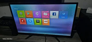 32&#34; smart Telefunken full HD tv with remote