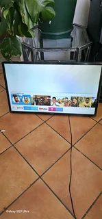 32&#34; smart Samsung tv with remote, no legs