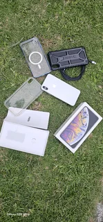 IPhone XS Maxi 64gb, battery healthiness 100%(replaced)