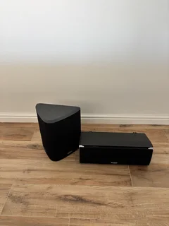 Polk Audio surround sound speakers– Centre & Corner speakers