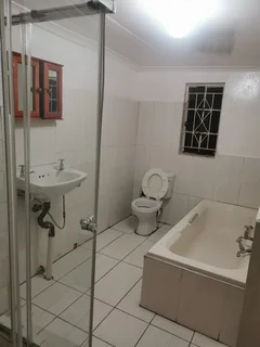 2 Bed Cottage in Linmeyer, Jhb South. 20mins for Jhb CBD, 5mins from The Glen mall. Call 0834546468