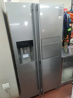 LG Side by Side Fridge/Freezer for Sale