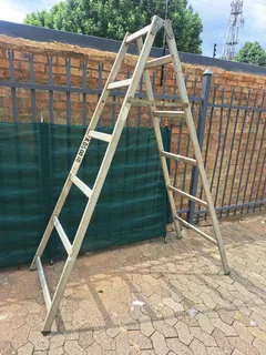Step ladder for R1400