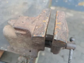 Work Bench with Vice for Sale