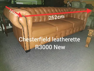 Chesterfield leatherette Couch R3000