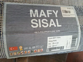 Carpet 200 by 290cm R850