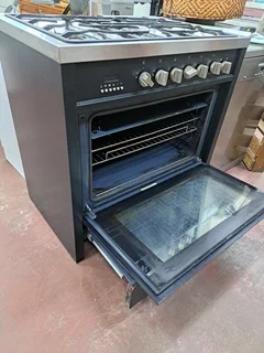Kelvinator Gas Stove with Oven for R6000