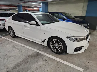 BMW 520d M Sport (G30)  - MyBMW Service plan with BMW until 2027, 4 New Tyres and brakes!