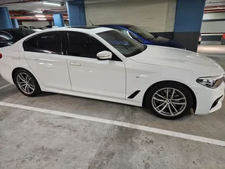 BMW 520d M Sport (G30)  - MyBMW Service plan with BMW until 2027, 4 New Tyres and brakes!