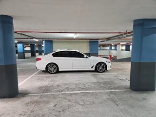 BMW 520d M (G30) - with My BMW Service plan with BMW until March 2027, 4 new Tyres, Brakes serviced!