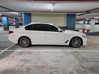 BMW 520d M (G30) - with My BMW Service plan with BMW until March 2027, 4 new Tyres, Brakes serviced!