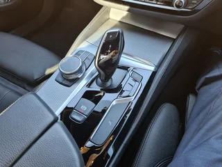 BMW 520d M (G30) - with My BMW Service plan with BMW until March 2027, 4 new Tyres, Brakes serviced!