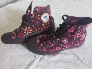 Converse Autumn Flowers Sneakers UK Size 8
