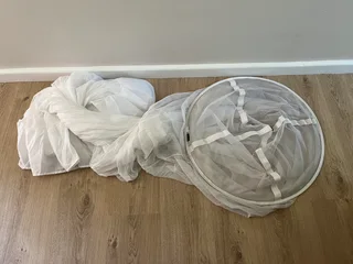 Hanging mosquito net