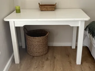 Desk - Ad posted by Lindsey