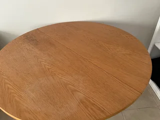 Wood round extendable table
