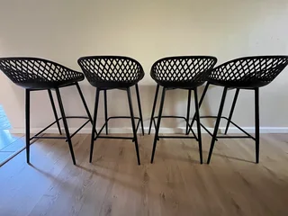 4 Black bar stools