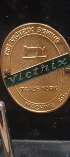 Vintage Electrical Singer (128K) Victrix Sewing Machine