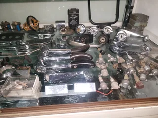 Jaguar XJ6 and Xj40 spares